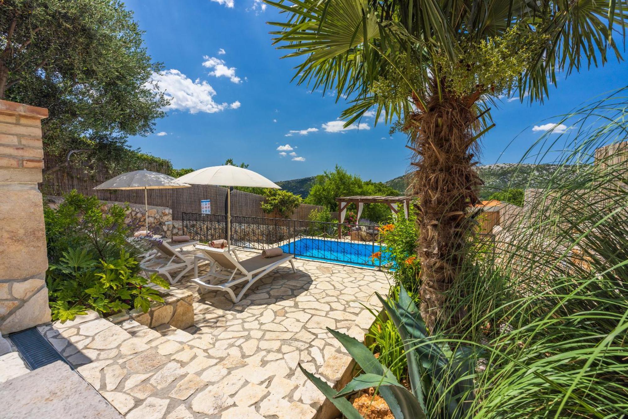 Villa Cocoon - Vacation Home With Heated Pool & Garden Bribir  Exterior foto