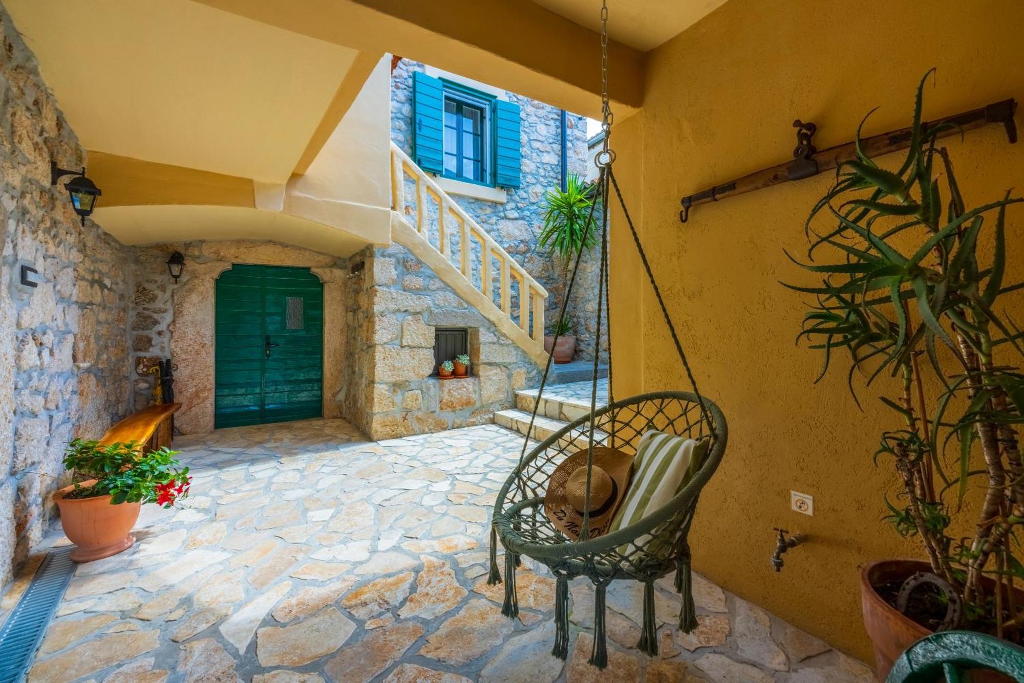 Villa Cocoon - Vacation Home With Heated Pool & Garden Bribir  Exterior foto
