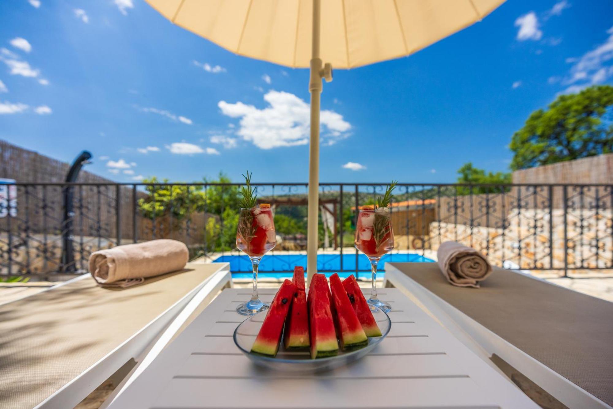 Villa Cocoon - Vacation Home With Heated Pool & Garden Bribir  Exterior foto